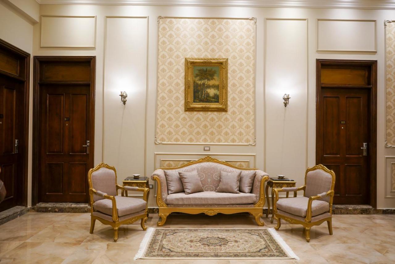 Savoy Elminya