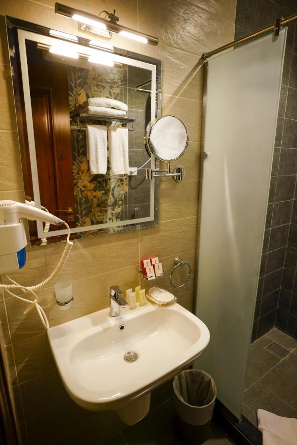 Hotel Savoy Elminya