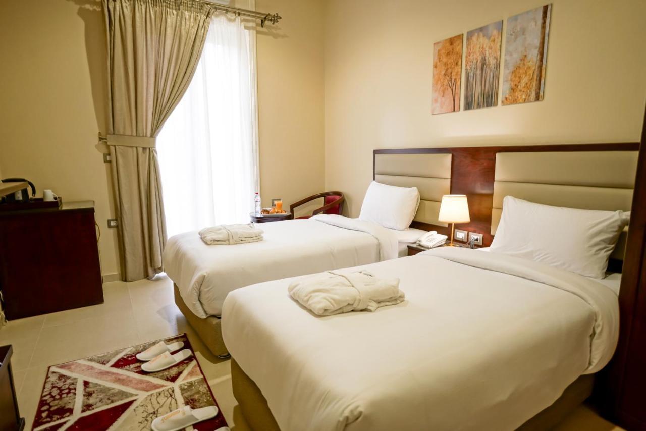 Hotel Savoy Elminya